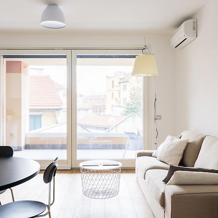 Altido Lovely 1-Bed Flat With Balcony & Free Parking Milánó Kültér fotó